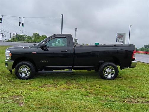 2022 RAM 2500 Tradesman Regular Cab 4x4 8' Box