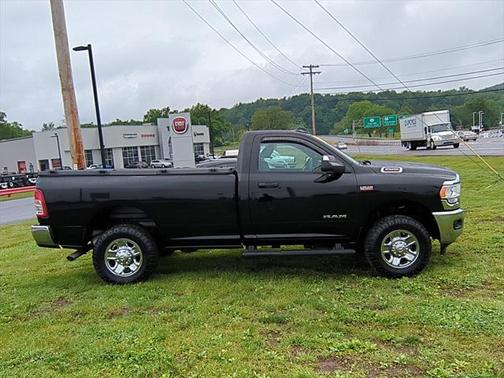 2022 RAM 2500 Tradesman Regular Cab 4x4 8' Box