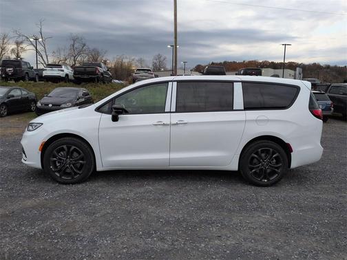 2026 Chrysler Pacifica L