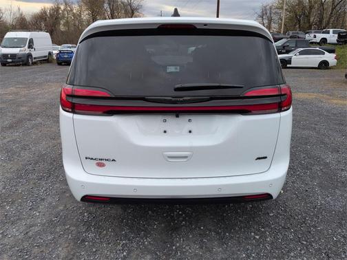 2026 Chrysler Pacifica L