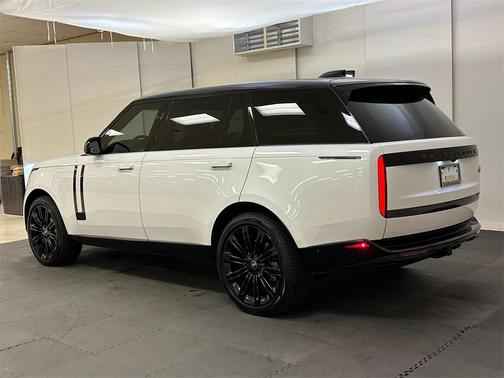 2023 Land Rover Range Rover P530 SE