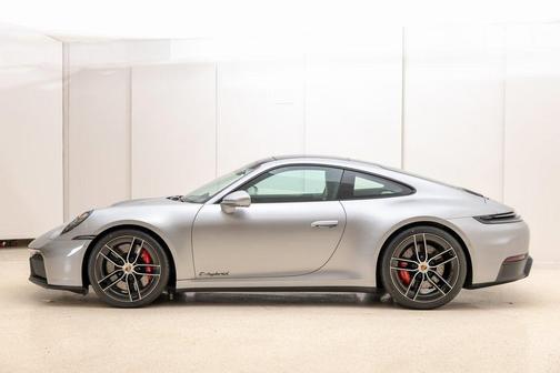 2025 Porsche 911 Carrera GTS