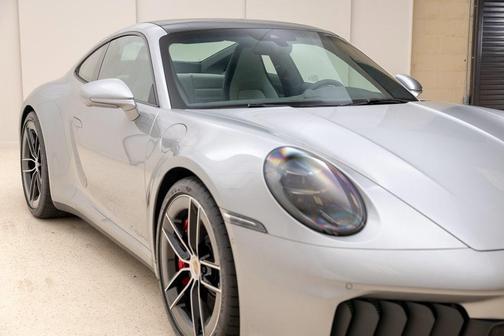 2025 Porsche 911 Carrera GTS