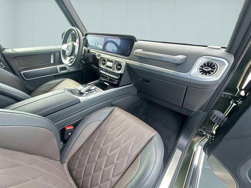 MANUFAKTUR Dark Olive Green magno 2024 Mercedes-Benz G-Class 4MATIC
