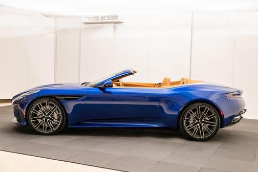 2025 Aston Martin DB12 Volante