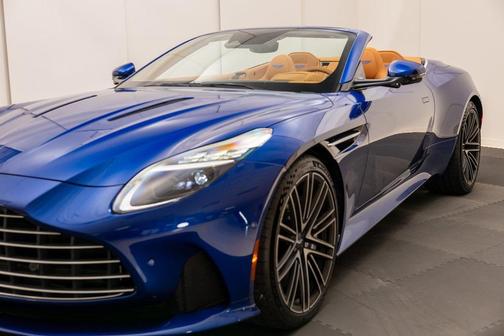 2025 Aston Martin DB12 Volante
