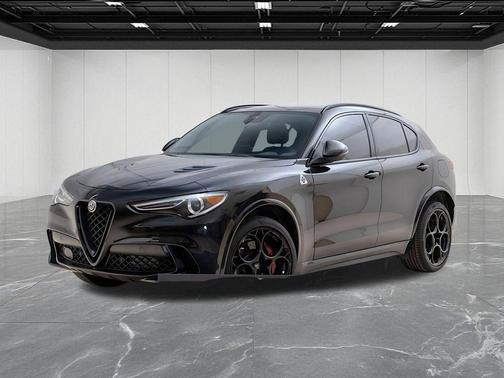 2023 Alfa Romeo Stelvio Quadrifoglio