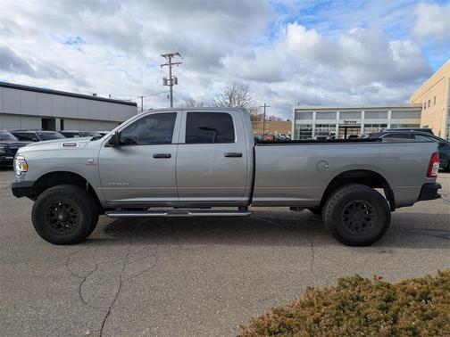 2022 RAM 2500 Tradesman Crew Cab 4x4 8' Box