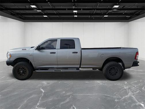 2022 RAM 2500 Tradesman Crew Cab 4x4 8' Box