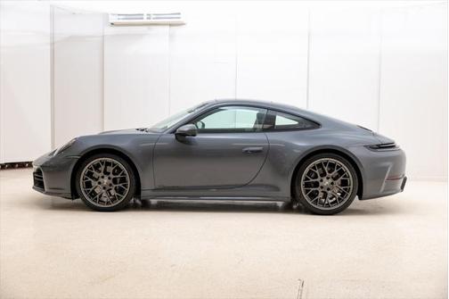 2025 Porsche 911 Carrera