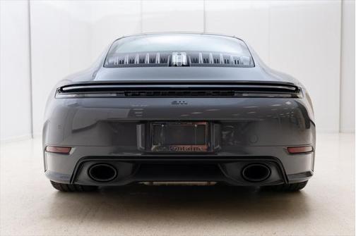 2025 Porsche 911 Carrera