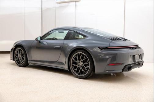 2025 Porsche 911 Carrera