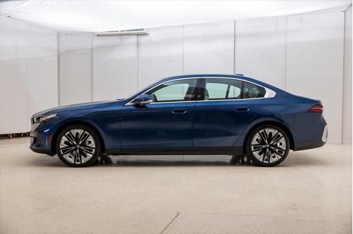 2024 BMW 530 i xDrive