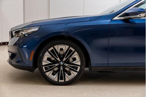 2024 BMW 530 i xDrive