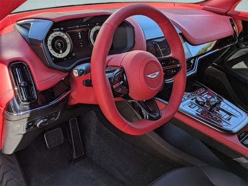 2025 Aston Martin DBX 707