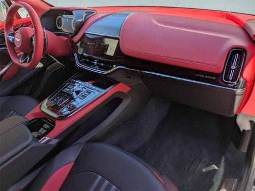 2025 Aston Martin DBX 707