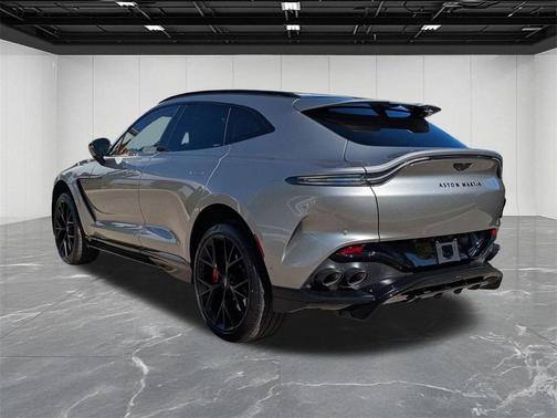 2025 Aston Martin DBX 707