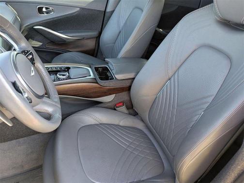 2023 Aston Martin DBX Base