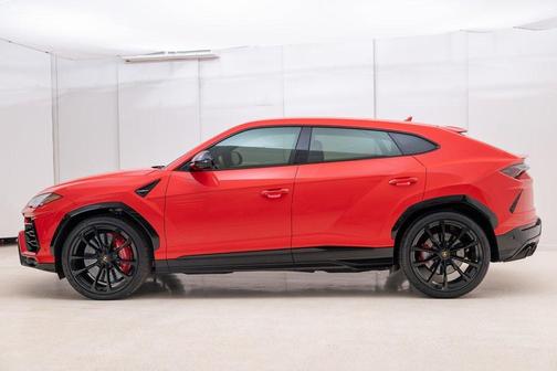 2022 Lamborghini Urus Graphite Capsule