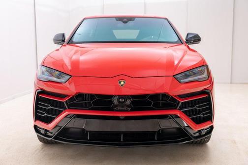 2022 Lamborghini Urus Graphite Capsule