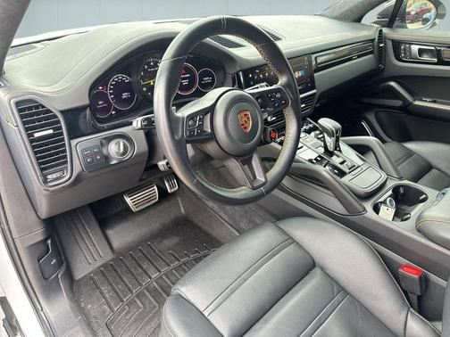 Carrara White Metallic 2023 Porsche Cayenne Turbo GT