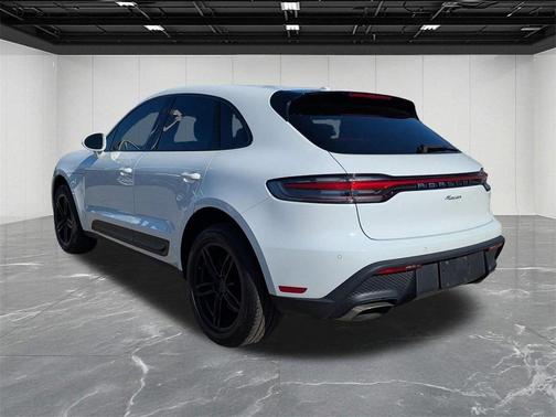 2022 Porsche Macan Base