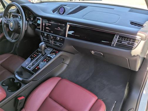 2022 Porsche Macan Base
