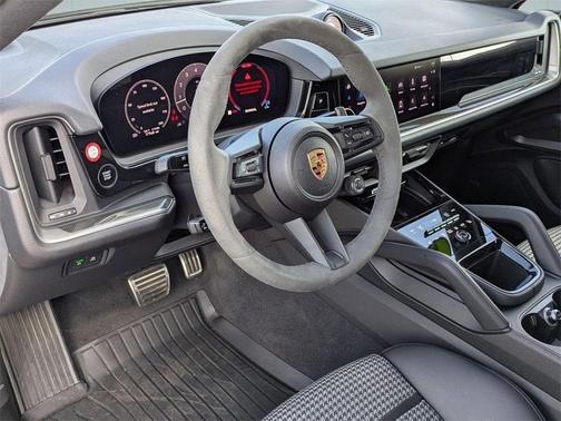 2024 Porsche Cayenne S