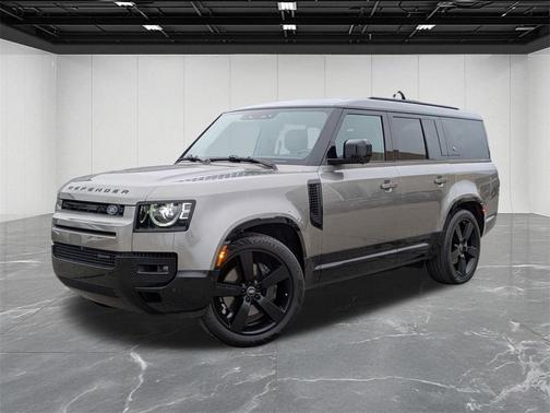 2023 Land Rover Defender 130 X-Dynamic SE