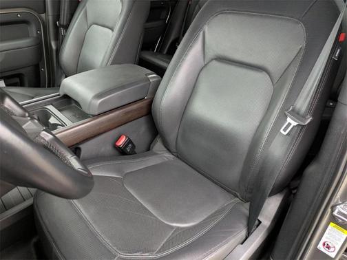 2023 Land Rover Defender 130 X-Dynamic SE