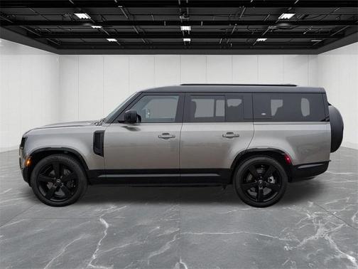 2023 Land Rover Defender 130 X-Dynamic SE