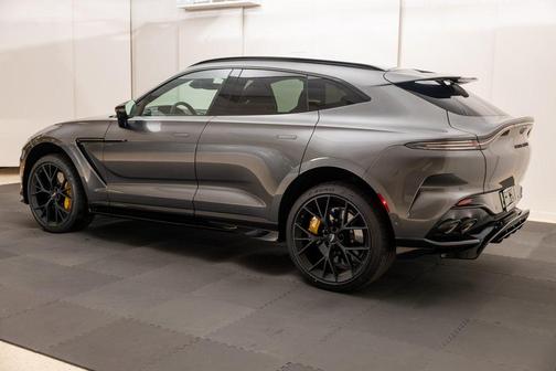 2025 Aston Martin DBX 707