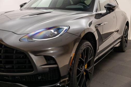 2025 Aston Martin DBX 707