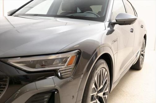 2024 Audi Q8 e-tron Prestige