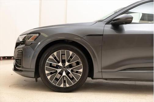 2024 Audi Q8 e-tron Prestige