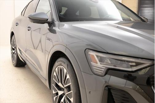 2024 Audi Q8 e-tron Prestige