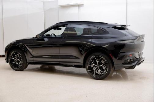 2025 Aston Martin DBX 707