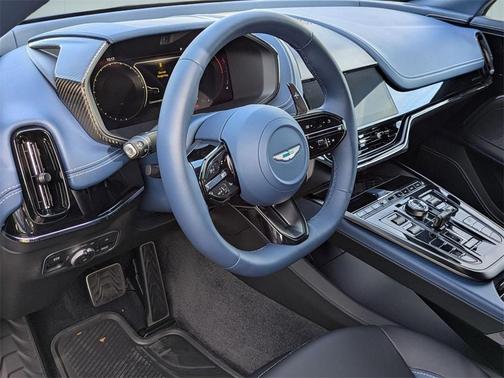 2025 Aston Martin DBX 707