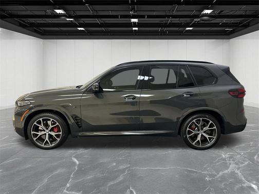 2025 BMW X5 M60i