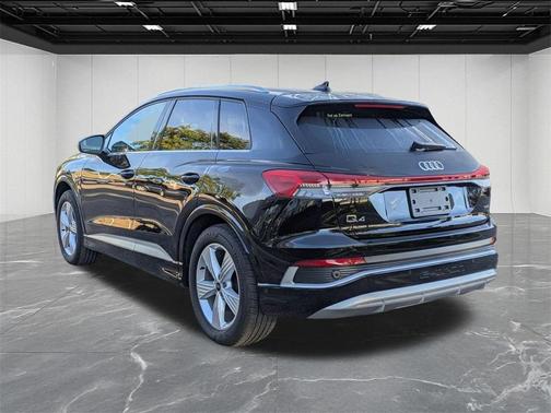 2024 Audi Q4 e-tron Premium Plus 55 quattro