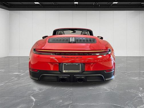 2025 Porsche 911 Carrera GTS