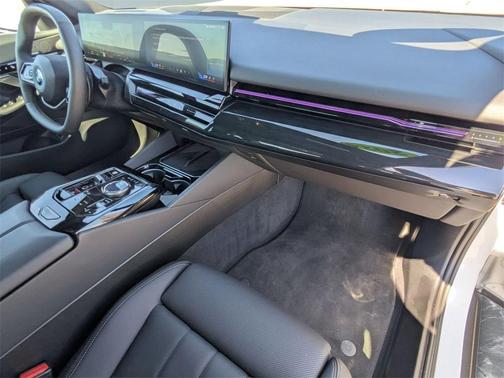 2024 BMW 530 i xDrive