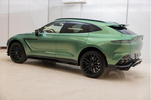 2025 Aston Martin DBX 707