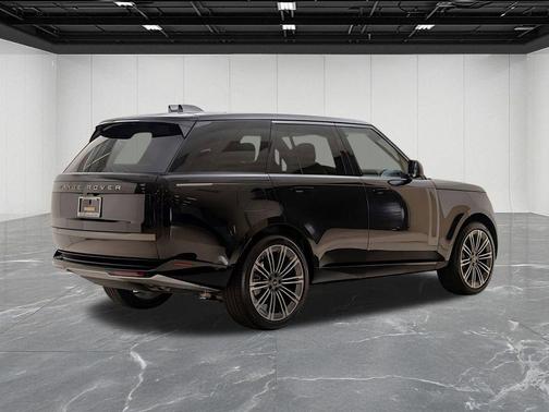 Santorini Black Metallic 2025 Land Rover Range Rover P530 SE
