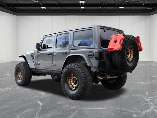 Sting-Gray Clearcoat 2023 Jeep Wrangler Rubicon 392
