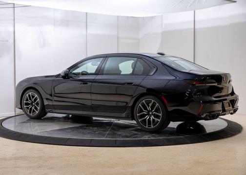 Carbon Black Metallic 2025 BMW 760 xDrive