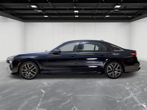 Carbon Black Metallic 2025 BMW 760 xDrive