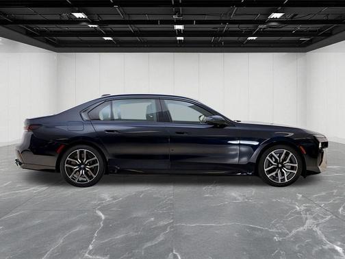 Carbon Black Metallic 2025 BMW 760 xDrive