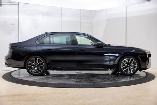 Carbon Black Metallic 2025 BMW 760 xDrive