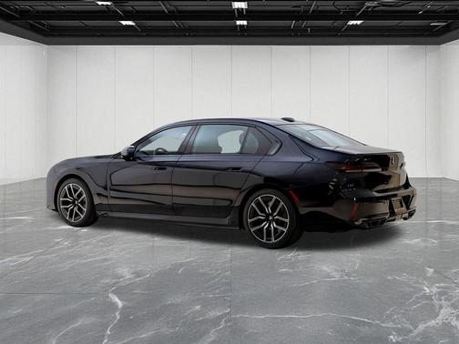 Carbon Black Metallic 2025 BMW 760 xDrive